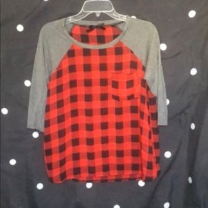 checkered 3/4 sleeve top